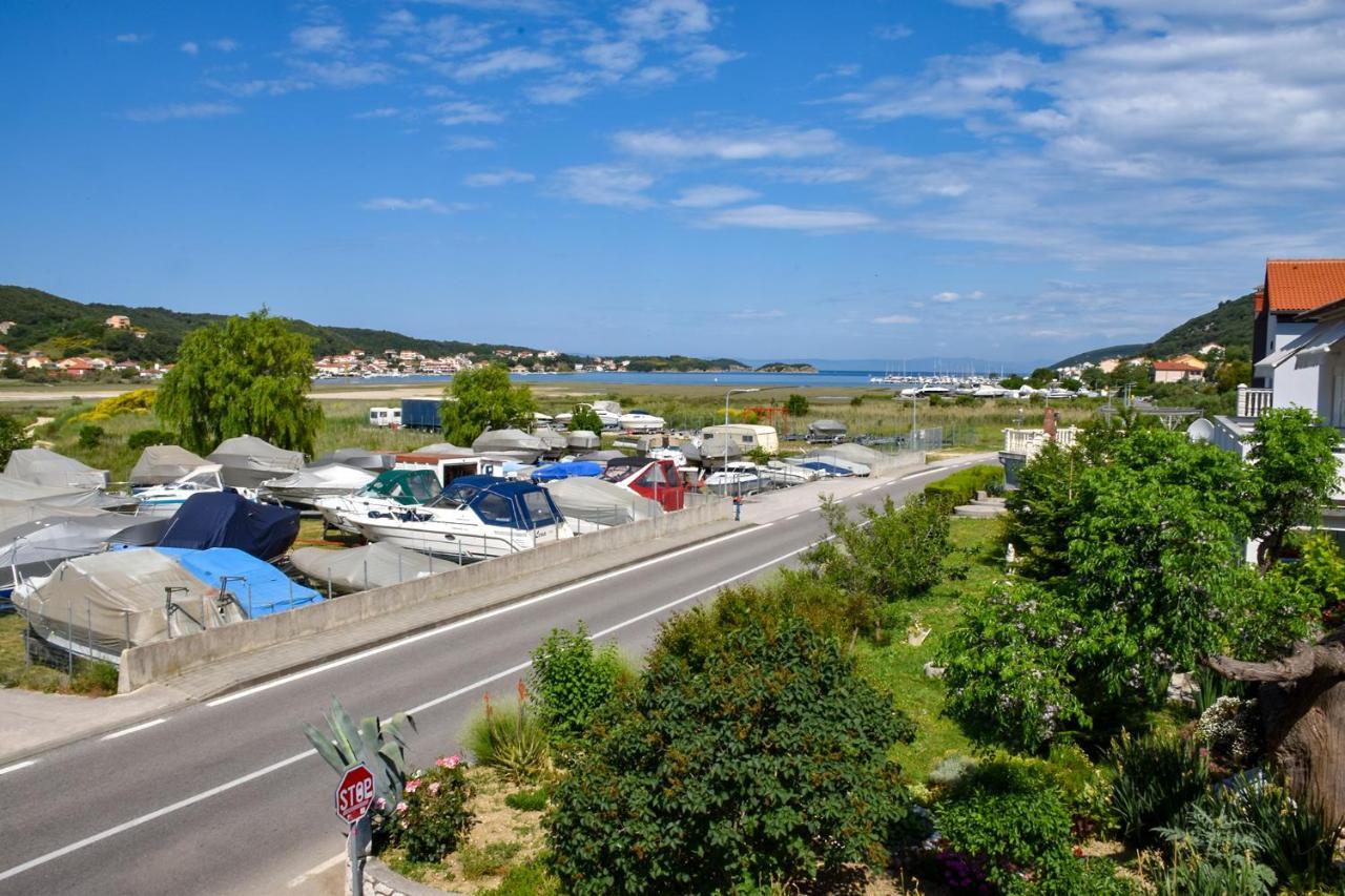 Apartman Belisima Deluxe Supetarska Draga Exteriör bild